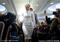 cara menang terus main sicbo Pakaian putih telah lama menjadi simbol ketegasan politisi perempuan
